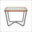 Table basse moderne carrée avec cadre en verre trempé et en métal, alliant design industriel et élégance contemporaine pour tout espace de vie.