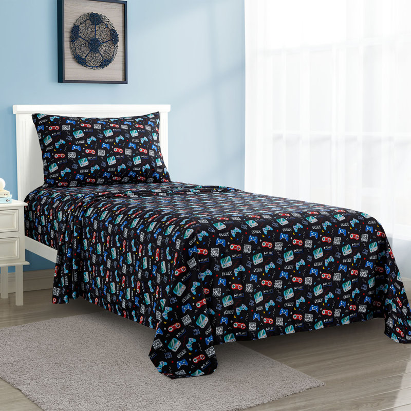 Game On 4pc Full Sheet Set, Black/Controllers, Full Sheet Set with 2 Pillowcases