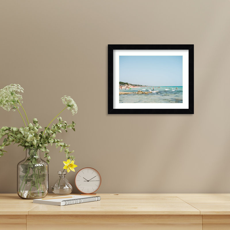 «Ostuni Summer 2» par Raisa Zwart, reproduction d'art encadrée sur bois, H 11 po x l 13 po, Noir Svelte
