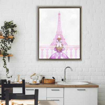 Robe rose et cadre flottant Tour Eiffel, design par Ziwei Li