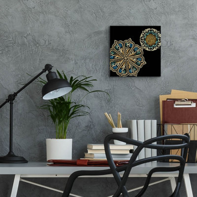  «Midnight Rosette 3» par Chariklia Zarris, art mural en verre acrylique, 12 po x 12 po