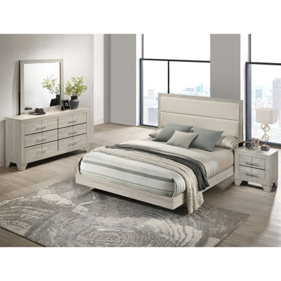 Strout Rustic Cream 4-piece Queen Bedroom Set