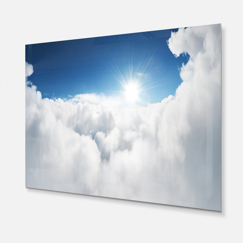Ciel bleu et soleil au-dessus des nuages - photographie non encadrée sur métal, H 30 po x l 40 po x P 4 po