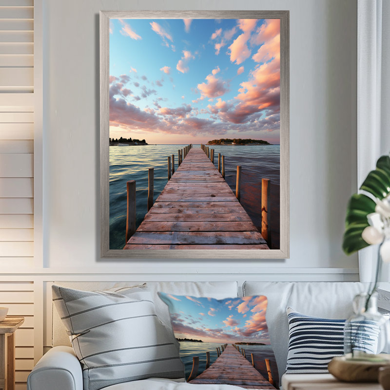 Jetée et quai Tranquil I - art mural de bord de mer pour le salon, H 32 po x l 16 po x P 1 po, Encadrement argenté