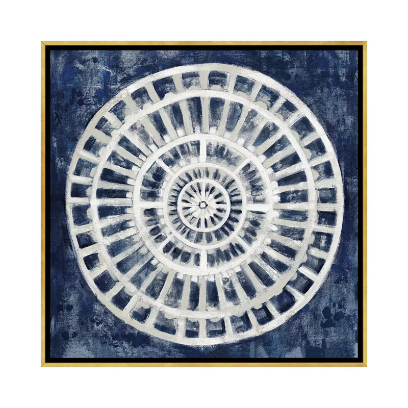 Médaillon texturé bleu par Silvia Vassileva - reproduction, Toile encadrée d'or, H 26 po x l 26 po x P 1,5 po, Aucun mat