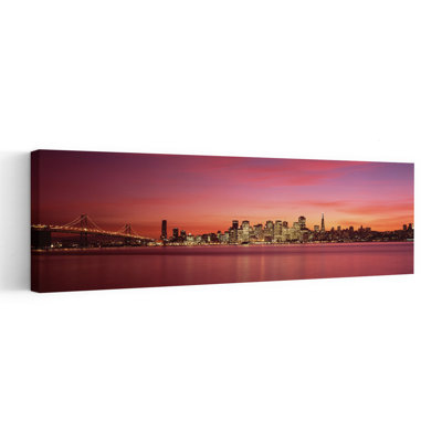 Pont suspendu avec vue sur la ville au crépuscule, pont de la baie, baie de San Francisco, San Francisco, Californie, États-Unis