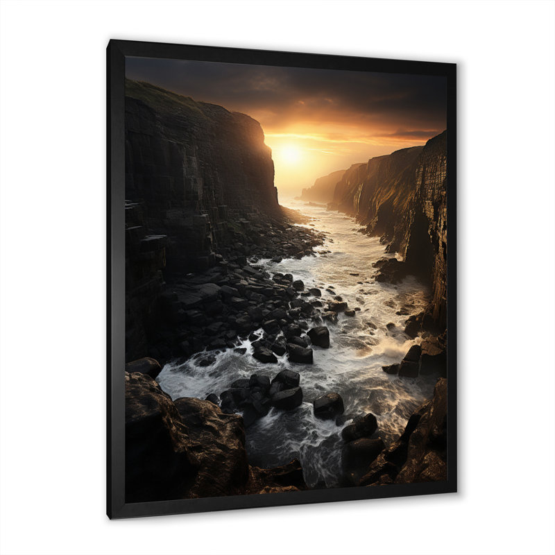 Coastal Sunset At The Clif I - Reproduction d'art mural paysage et nature, H 40 po x l 30 po x P 1,5 po, Cadre photo noir