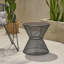 Petite table d'appoint de jardin avec balcon et peu d'espace-162057478