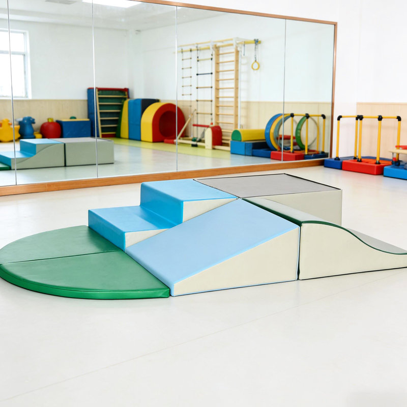 Jeu doux qui grandit pendant 12 à 36 mois, jeu actif et créatif d'escalade coloré, mousse à haute densité assurant des atterrissages sécuritaires, entretien des tracas, recherche de blocs, nettoyage simple et sécuritaire