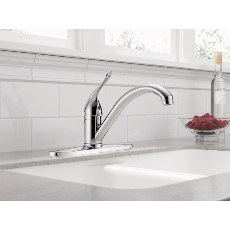 Distributeur d'eau chaude et froide avec bec pivotant