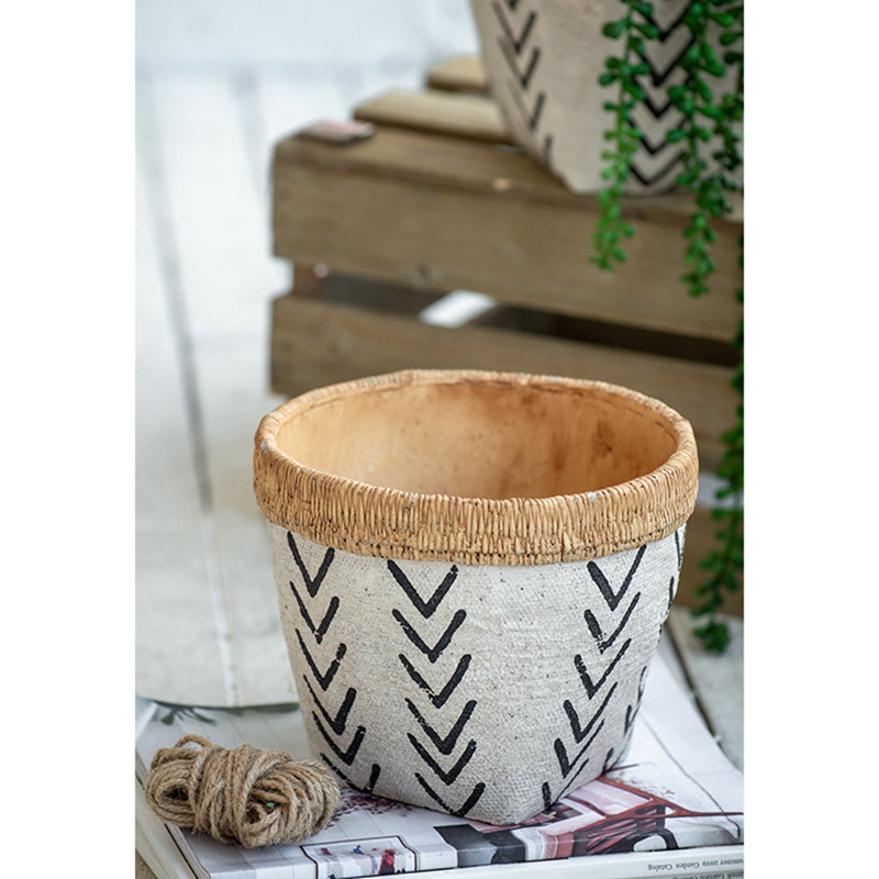 Ensemble de 2 jardinières en ciment blanches et brunes avec motif en V, L: P 10 po x P 8 po, P 8 po x P 6,5 po