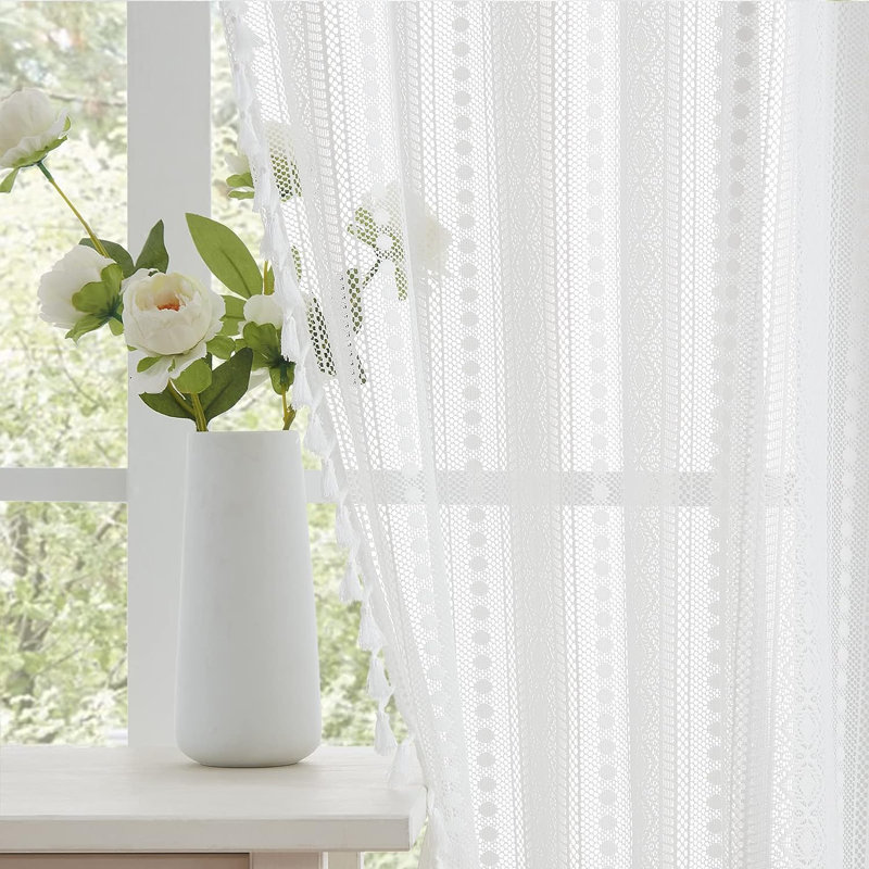 Paire de rideaux semi-transparents en polyester Burkard, L 40 po x L 63 po, Blanc