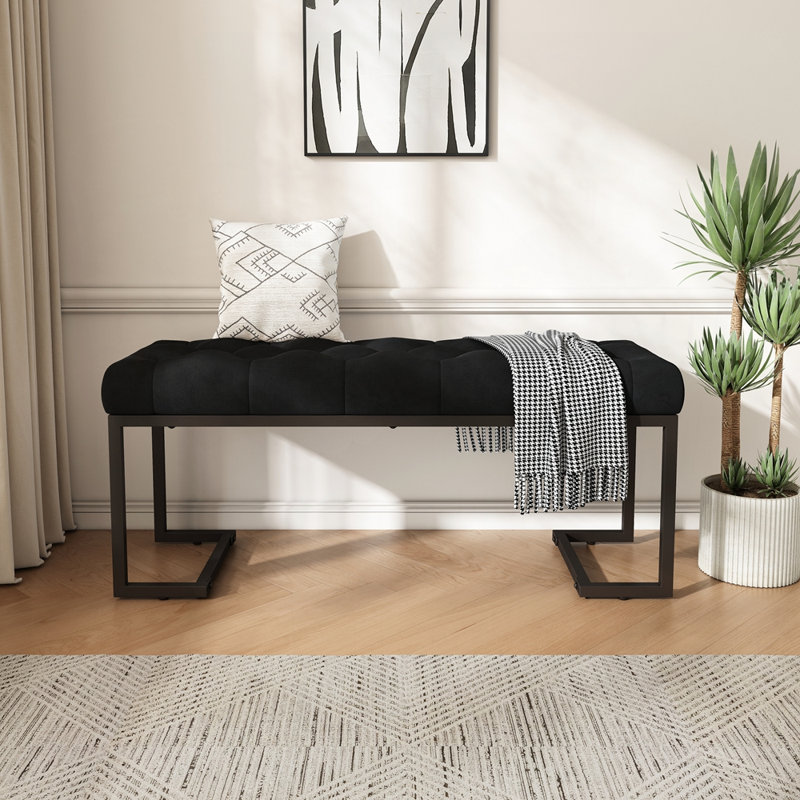 Élégant banc rembourré avec siège rembourré et pieds en bois massif, parfait pour la chambre à coucher, le vestibule et le salon