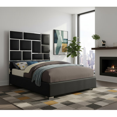 Uthyr Upholstered Panel Bed