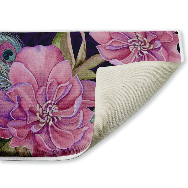 Tapis de bain en peluche à motif de plumes de paon Midnight Garden, par Nicole Tamarin, 18 po x 30 po