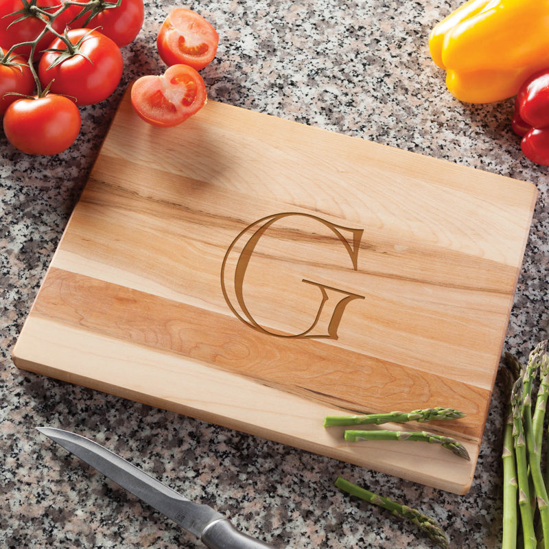 Initiale simple en bois d'érable CPS avec une planche à découper personnalisée gravée au laser