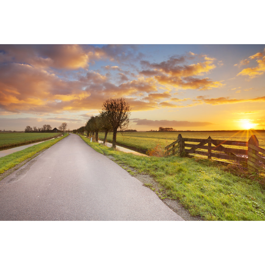 Die Niederlande bei Sonnenaufgang von Sara_winter - Leinwand Kunstdrucke