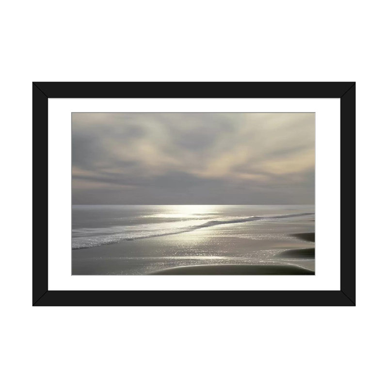 «Silver Light» par Maggie Olsen, reproduction sur toile tendue, H 16 po x l 24 po x P 1 po, Cadre noir