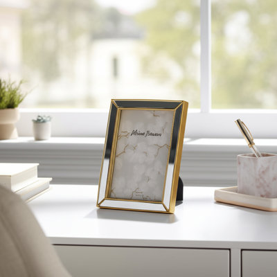 Cadre photo en velours de polyrésine non tissé avec style glamour moderne et détails élégants pour un décor contemporain et un décor raffiné