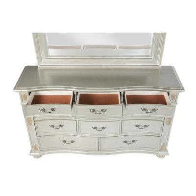 Lyon Dresser
