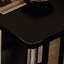 Bureau rectangulaire en bois de frêne noir avec rangement en rotin-633362560