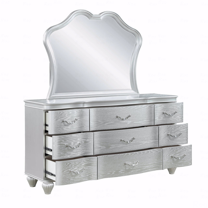 Commode 9 tiroirs de style traditionnel avec poignées en métal