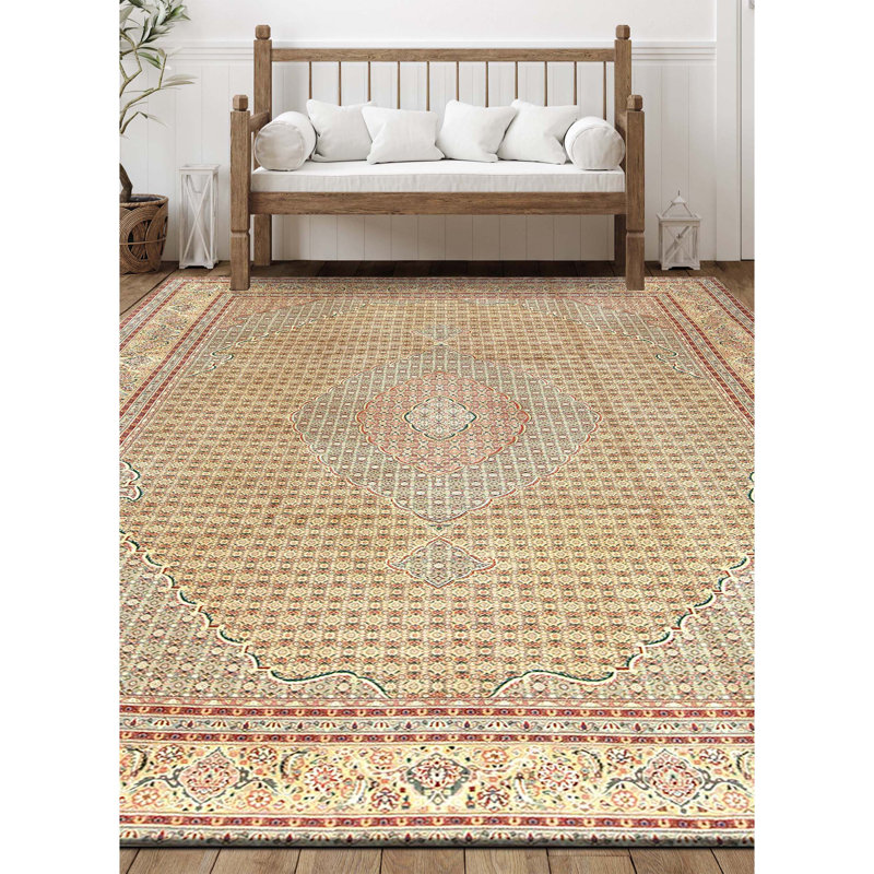 Hand Knotted Wool Oriental Area Rug in Gold