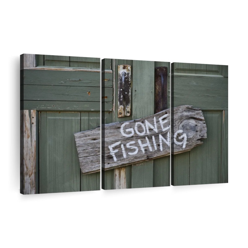 «Rustic Gone Fishing Sign», 3 pièces sur toile, H 24 po x l 38 po x P 1,25 po