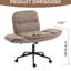 Fauteuil pivotant en molleton brun, réglable à 5 positions et ergonomique, idéal pour le bureau à domicile, la salle de bain ou le salon. Compact et peu encombrant, il se plie facilement et offre différentes positions croisées. Équipé de roulettes et de nombreuses fonctionnalités.