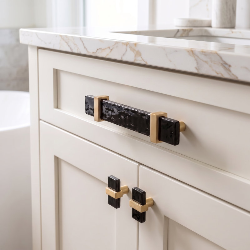 5.5 Length Bar Pull, Satin Brass/Black