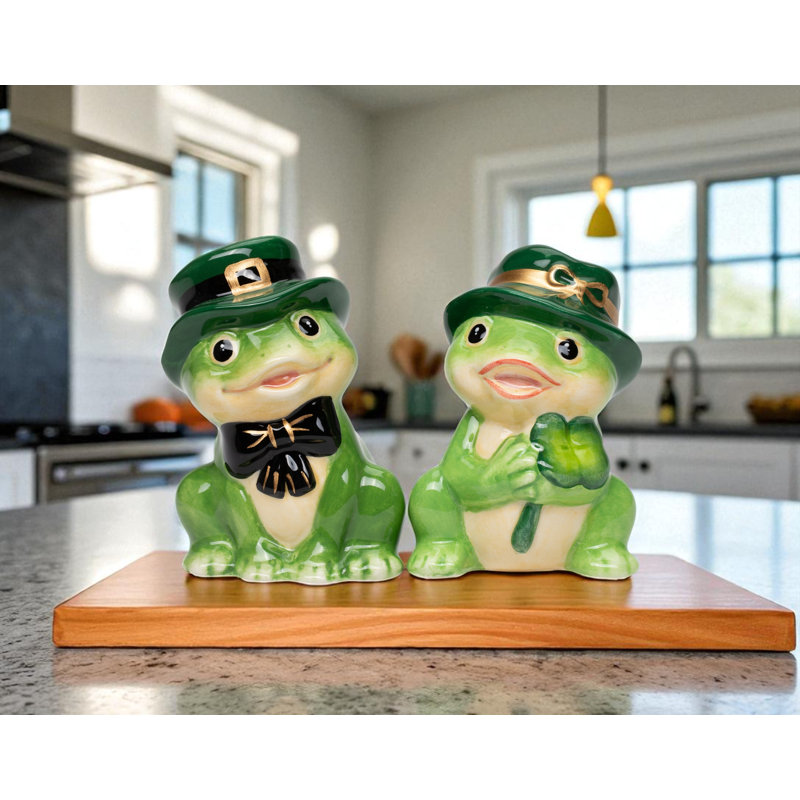 St. Patrick Frog Couple Salt And Pepper