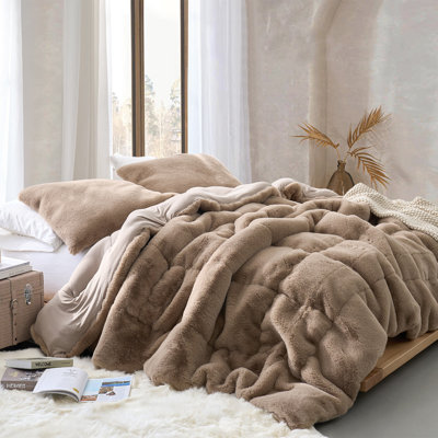 Édredon surdimensionné en fausse fourrure Chunky Bunny