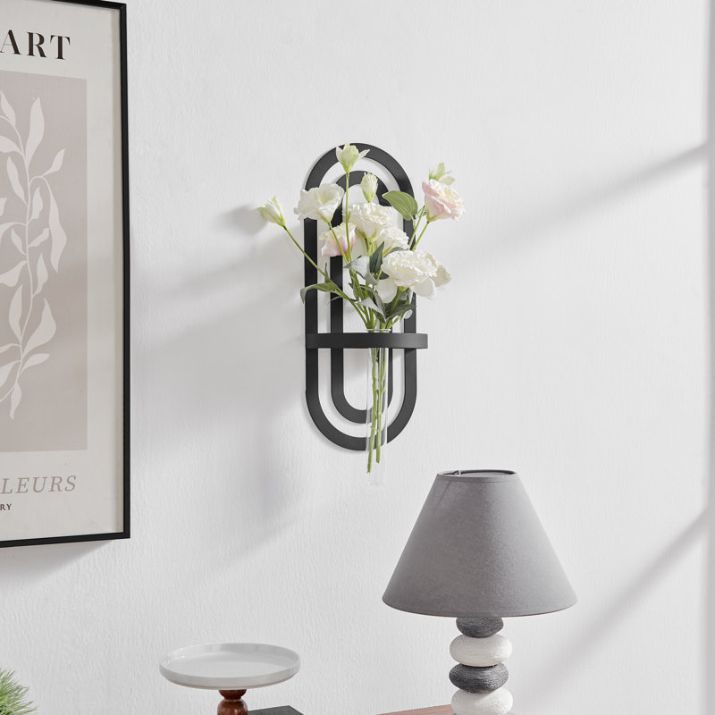 Vase mural en métal noir