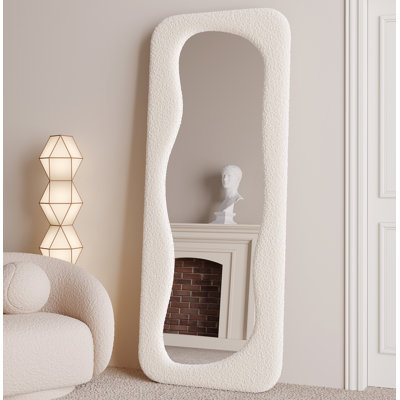 Wavy Mirror