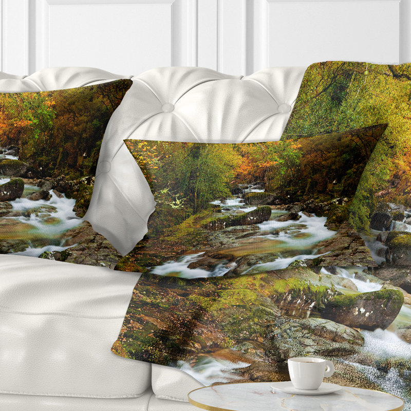 Coussin décoratif paysage fluvial en automne