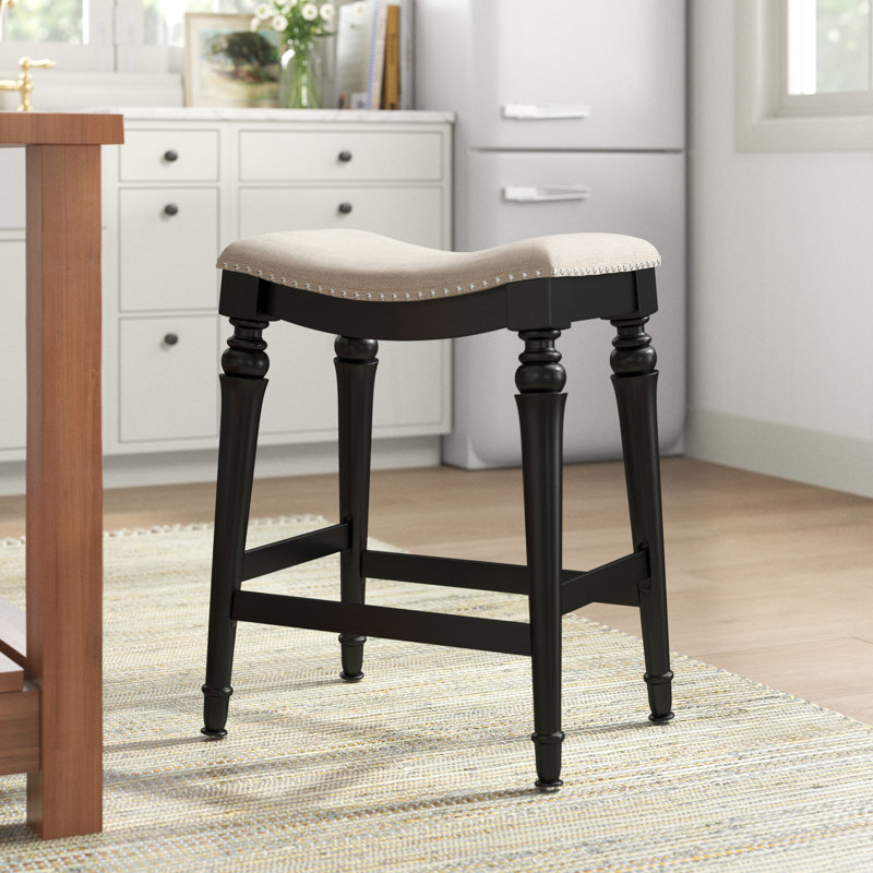Grand et grand tabouret Kathryn, Noir