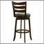 Chaise de bar pivotante en bois vert Fenster Hunter, alliant élégance, confort et durabilité pour les bars modernes