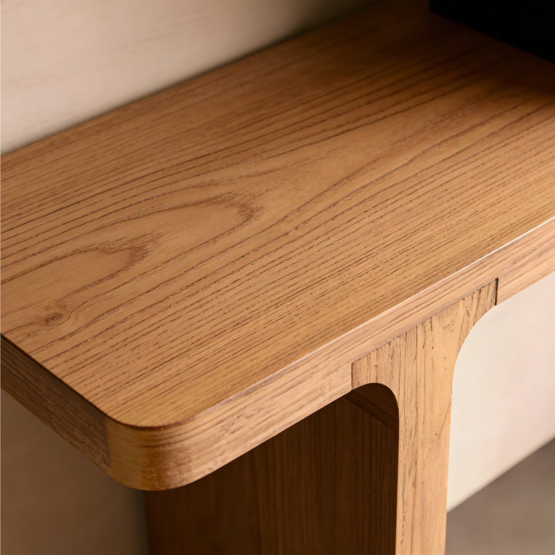 Console en bois massif de style américain.