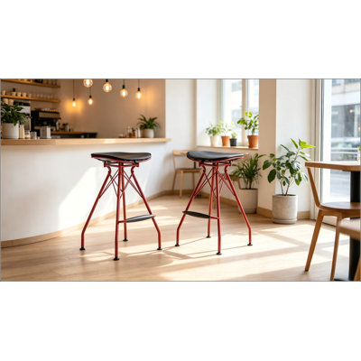 Ensemble de tabourets de bar à hauteur de comptoir 24 po, structure en métal industriel avec siège en similicuir et repose-pieds en bois pour îlot de cuisine