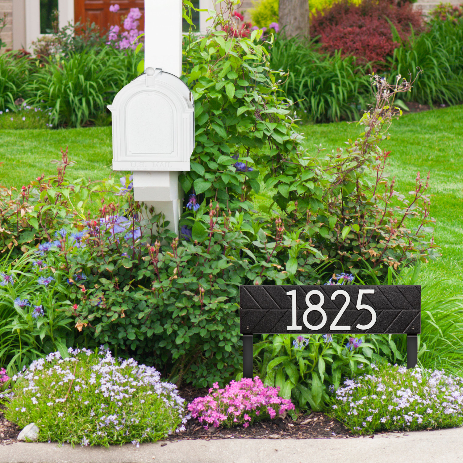 Mid-Century Modern Lawn Address Plaque, Black/White, Yes