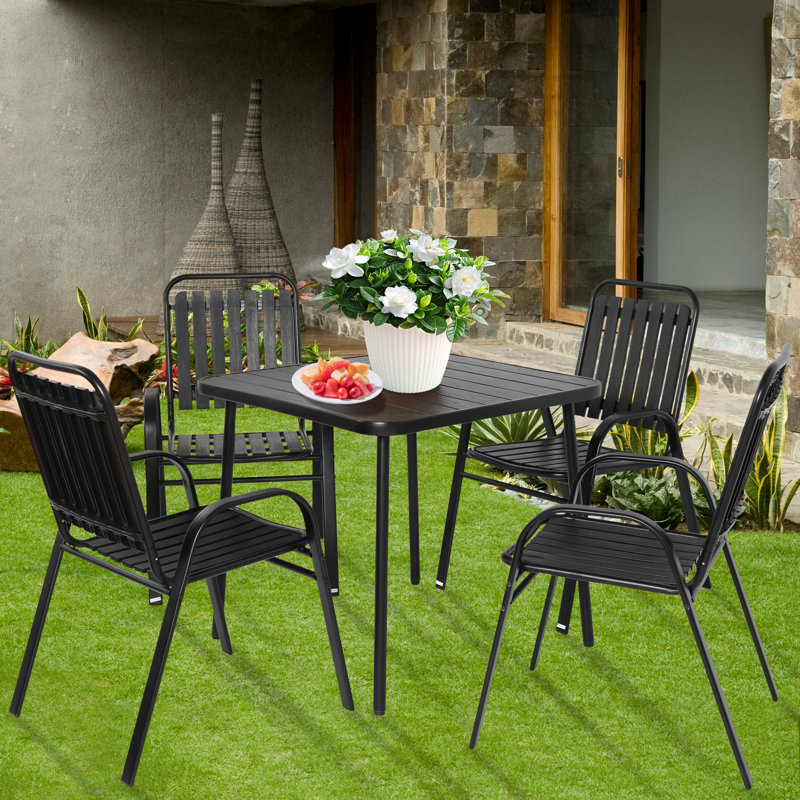 Ensemble repas d'extérieur 5 pièces avec table carrée et 4 chaises empilables en plastique, structure toutes saisons, Noir