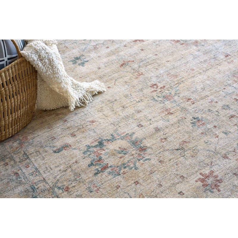 Oriental Area Rug in Beige, Rectangle 6' x 9'