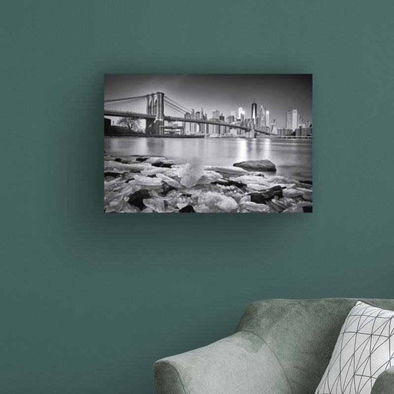 «New York Brooklyn Bridge» par Martin Froyda - reproduction de photo sur toile tendue, H 30 po x l 47 po x P 2 po