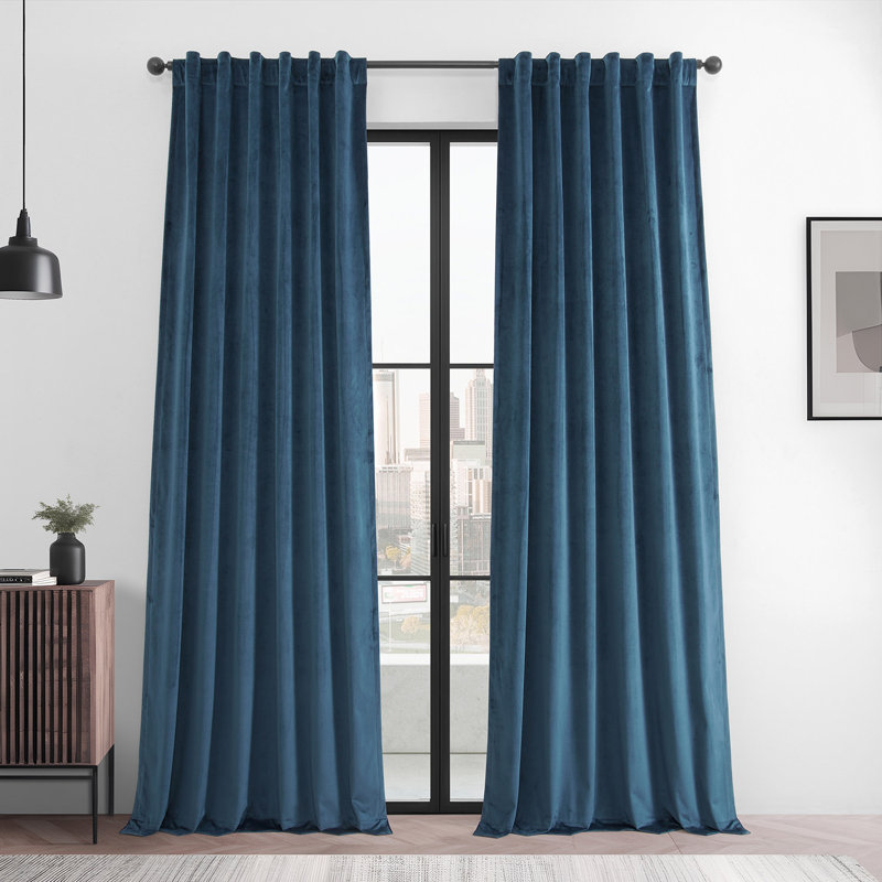 Paire de rideaux obscurcissant Basic Deluxe, L 50 po x L 108 po, Bleu très foncé