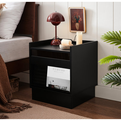 Table de chevet moderne de style Mid-Century noir avec station de charge, lumières à DEL, étagère à livres étendue, 2 tiroirs pour la chambre à coucher ou le salon, assemblage rapide, lumières à changement de couleur et de minuterie, idéal