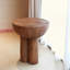 Table d'appoint ronde à trois pieds en grain de bois MGO