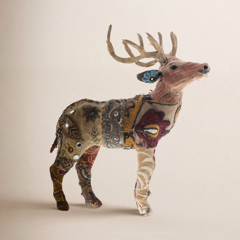 Cerf de forêt debout