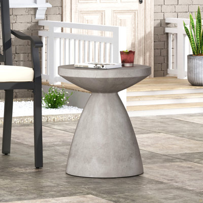 Table d'appoint d'extérieur en béton léger