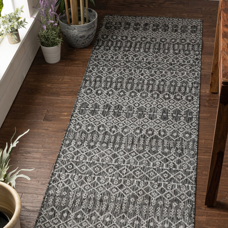 Marshanna Synthetic Geometric Indoor / Outdoor Rug, Runner 2'3" x 7'3"