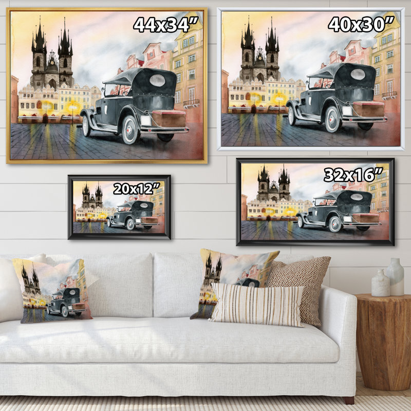 «Old Retro Car on the Old Town Square», reproduction d'art sur toile, H 12 po x l 20 po, Toile à cadre flottant noir